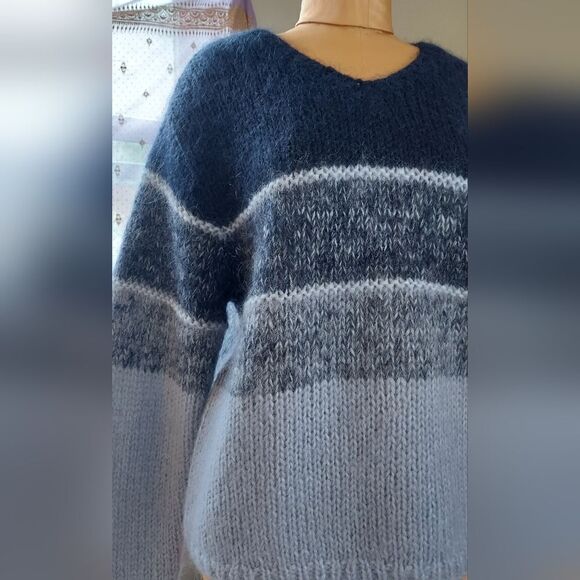 Beautiful Knit Sweater Handmade Knit NORDSTROM Size see measurements - Picture 6 of 13